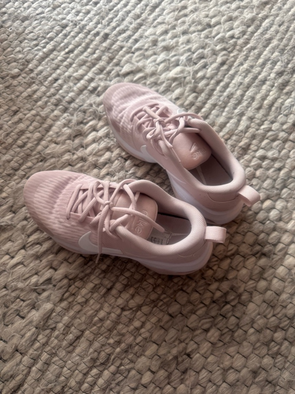 Nike Zoom Bella 6 barely rose sneakers shoes size 7.5 - Picture 3 of 5